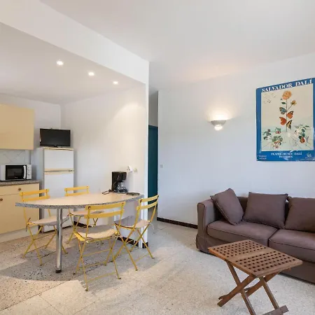 Apartmán Flat In A Beautiful Building With Pool Mèze