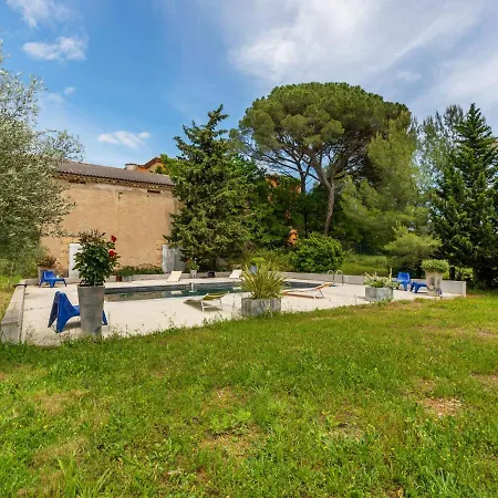 Flat In A Beautiful Building With Pool Apartmán