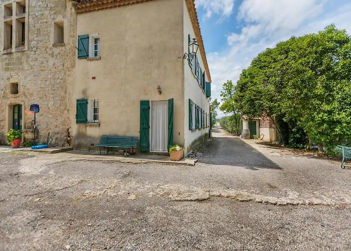 Flat In A Beautiful Building With Pool *