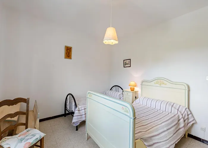 شقة Flat In A Beautiful Building With Pool Mèze