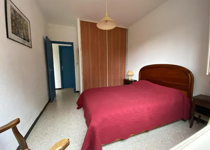 Flat In A Beautiful Building With Pool شقة Mèze