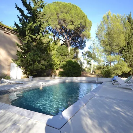 Flat In A Beautiful Building With Pool Appartement *