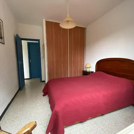 Flat In A Beautiful Building With Pool Appartement Mèze