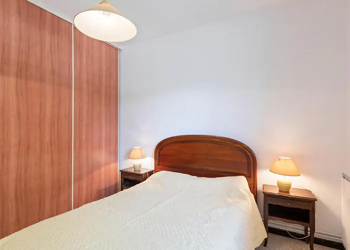 Flat In A Beautiful Building With Pool Apartmán