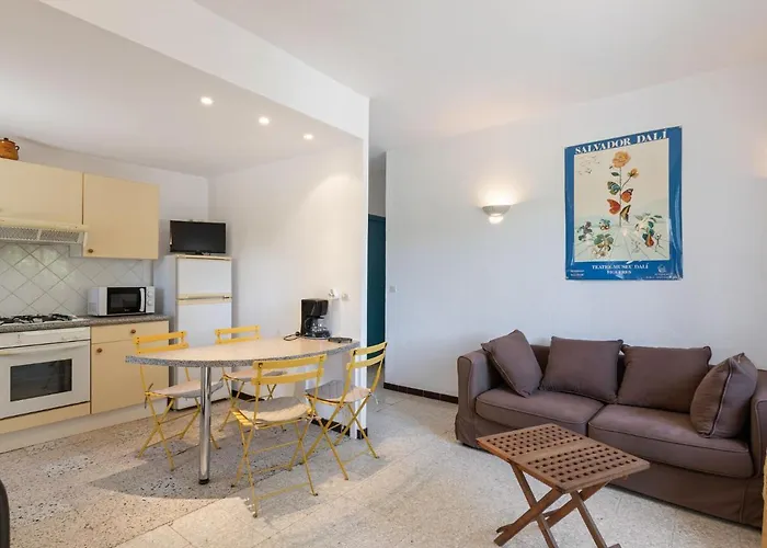 Apartmán Flat In A Beautiful Building With Pool Mèze